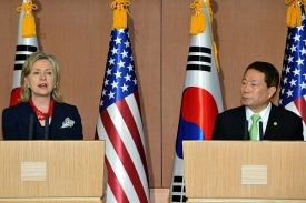 Hillary Clintonová se svým jihokorejským protějškem.